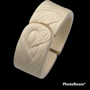 Vintage Cream Lucite Swan Motif Clamper Bracelet